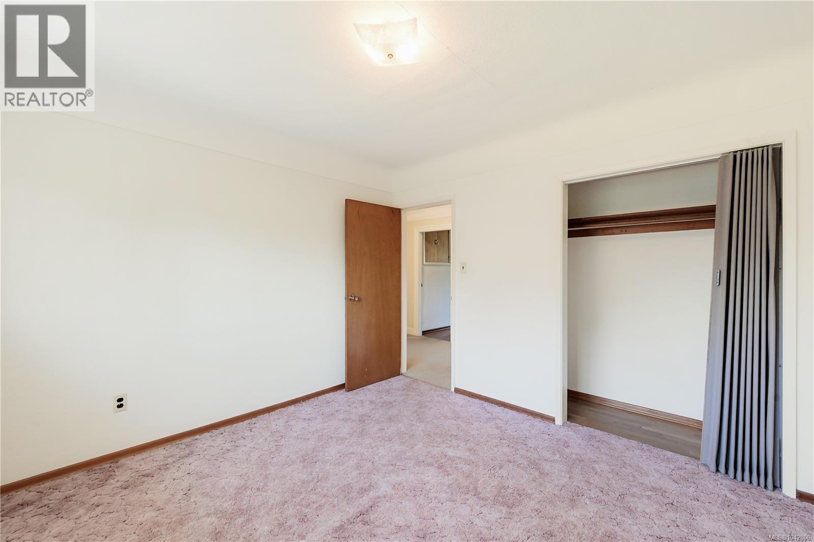 3341 Rolston Cres, Saanich