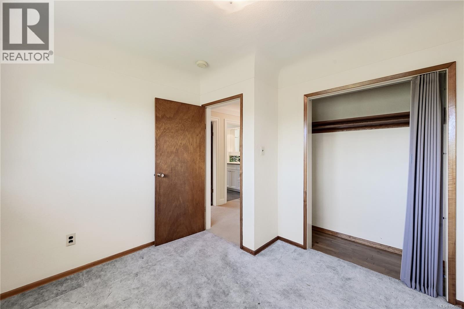 3341 Rolston Cres, Saanich
