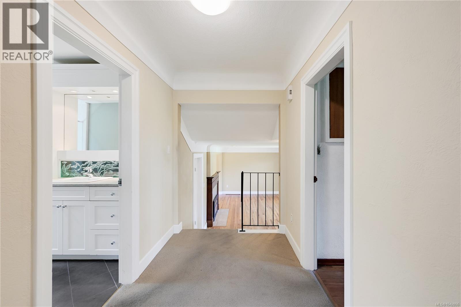 3341 Rolston Cres, Saanich
