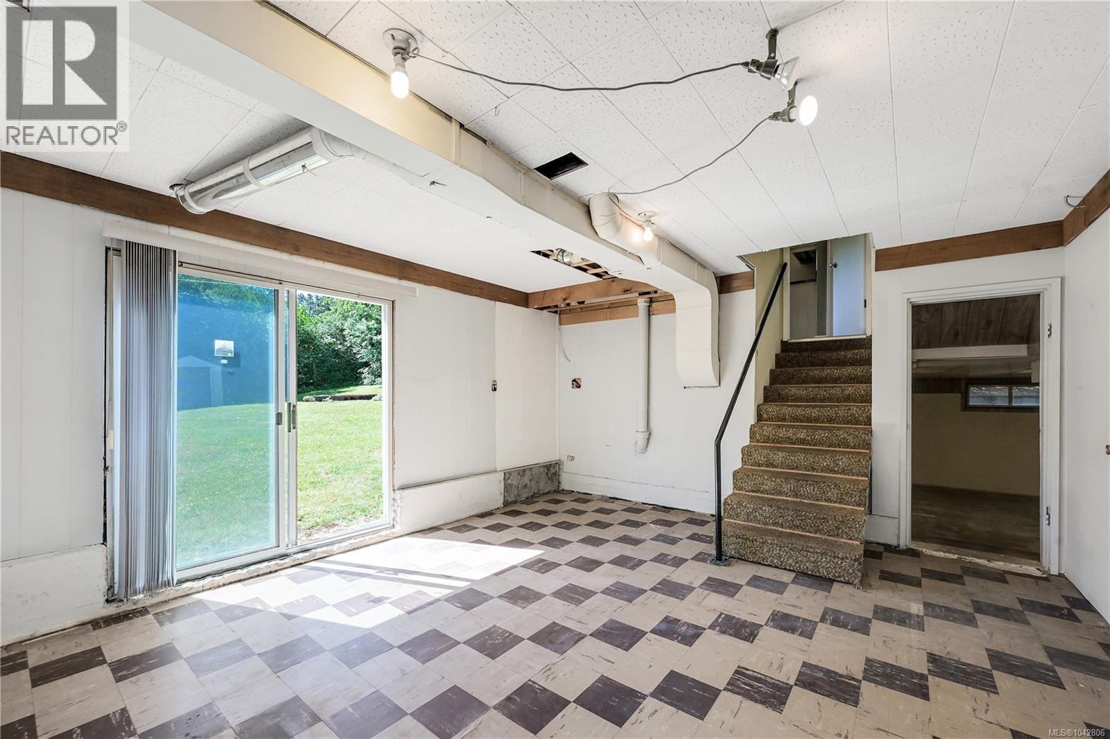 3341 Rolston Cres, Saanich