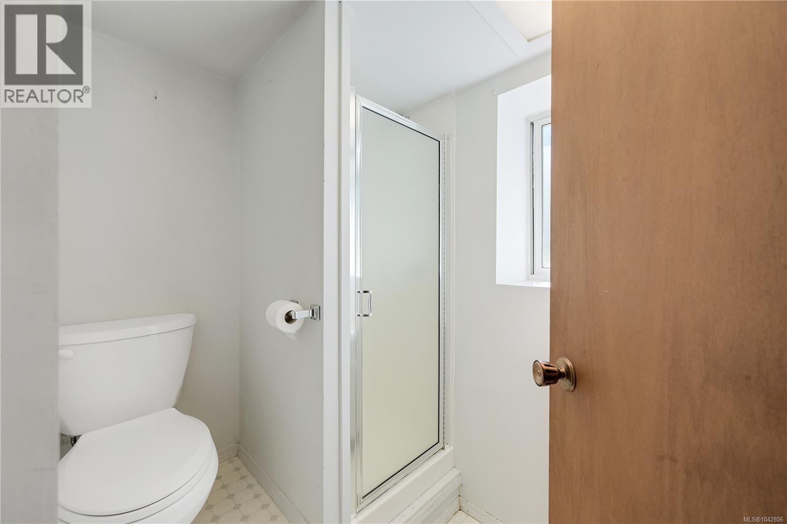3341 Rolston Cres, Saanich