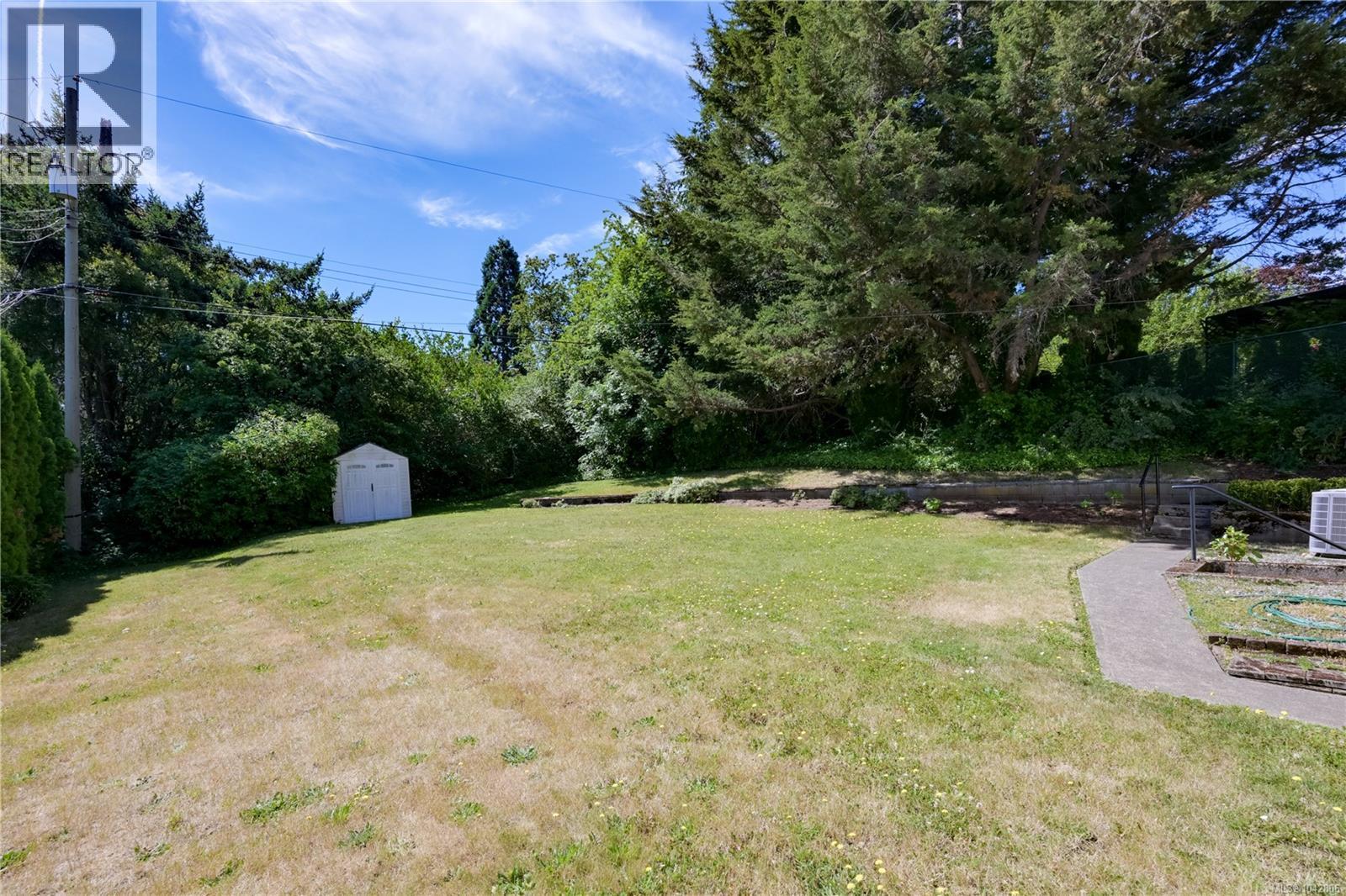 3341 Rolston Cres, Saanich