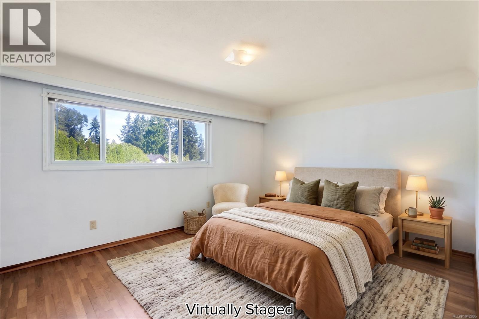 3341 Rolston Cres, Saanich