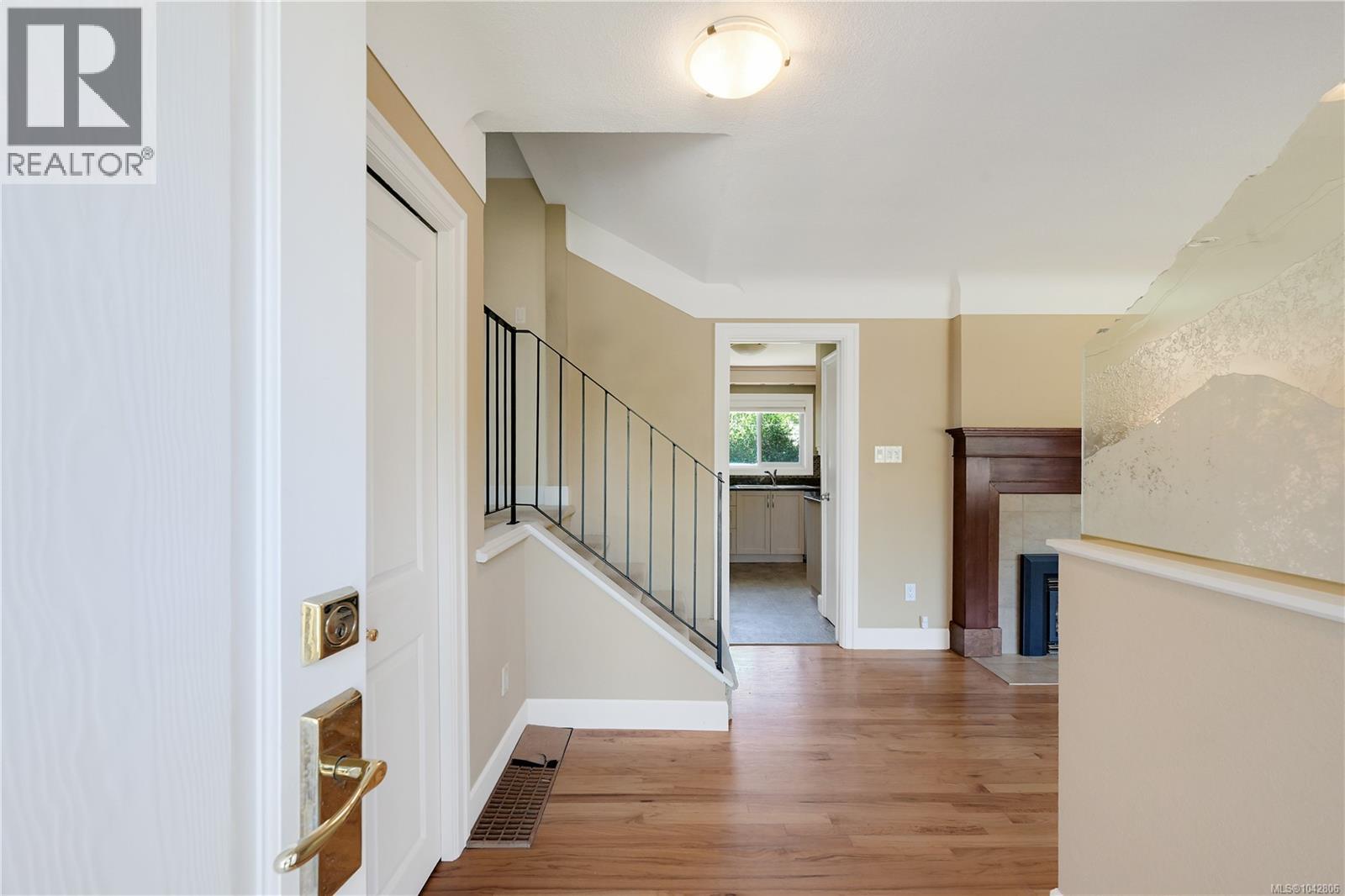 3341 Rolston Cres, Saanich