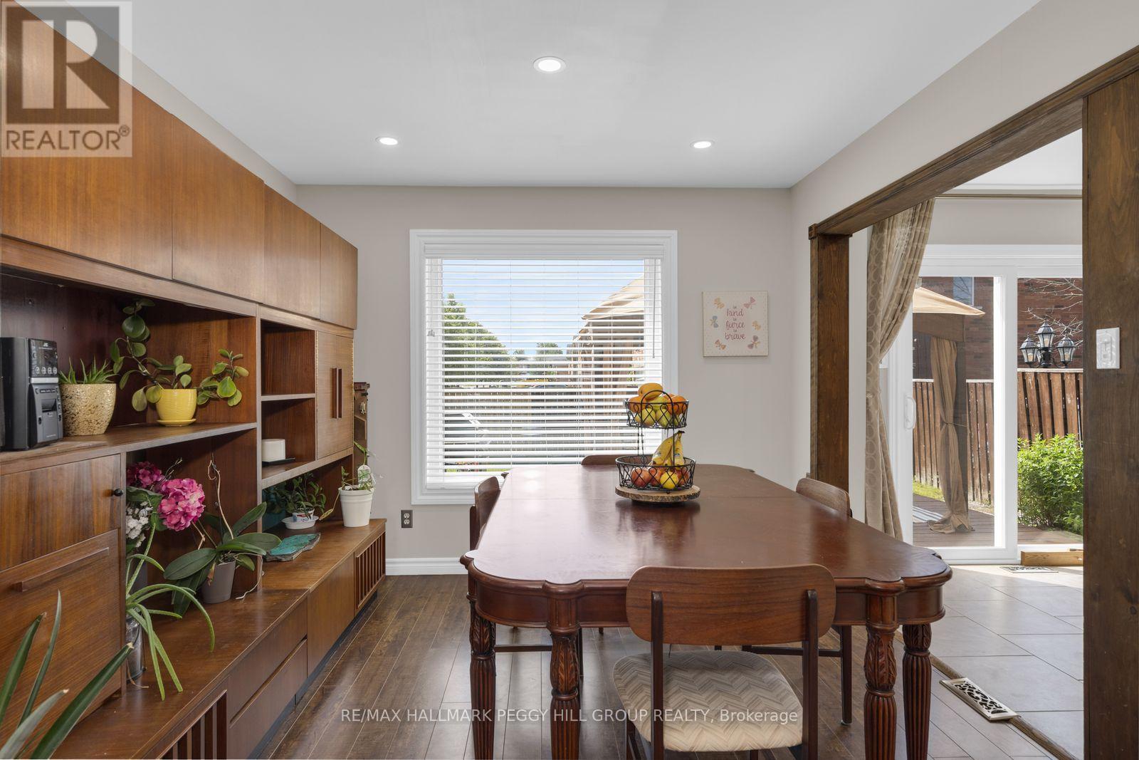 35 VICTORWAY DRIVE - 4