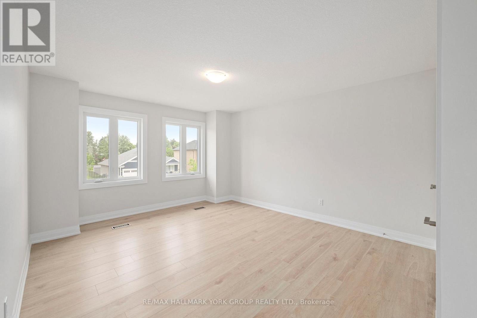 246 LEITCH STREET - 21