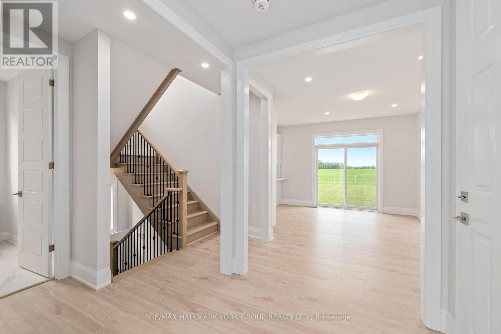 246 LEITCH STREET - 9