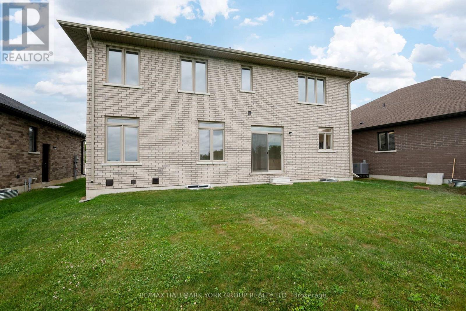 246 LEITCH STREET - 36