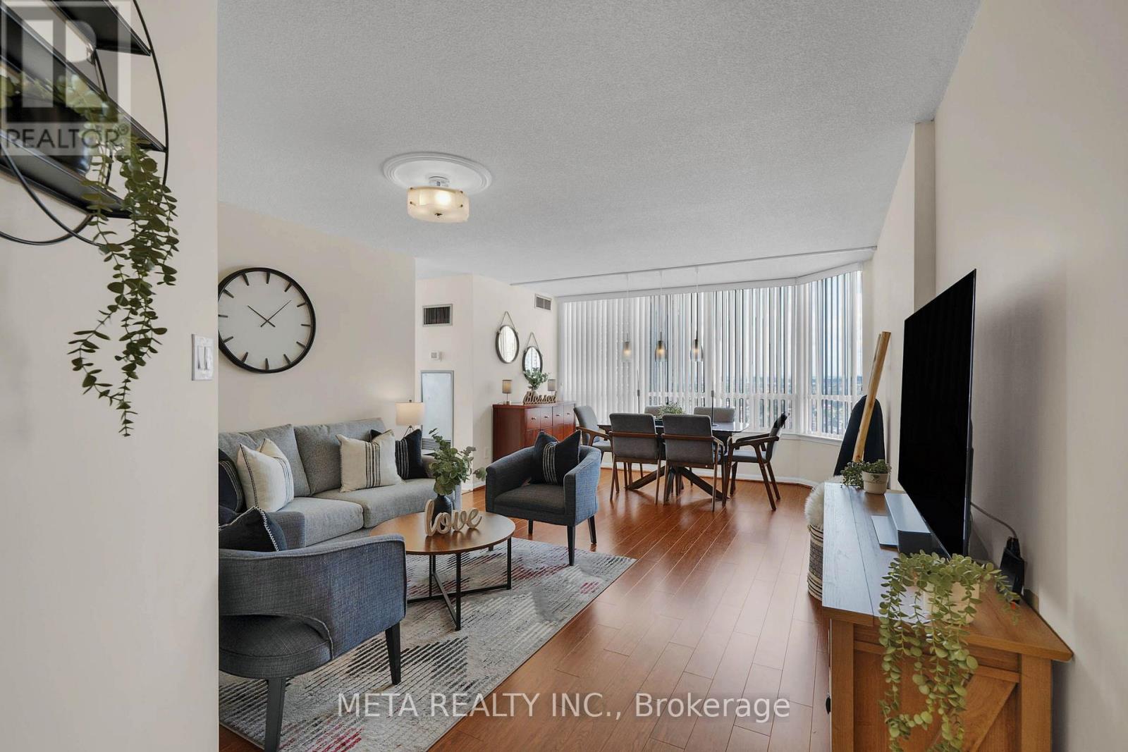 Living & Dining room