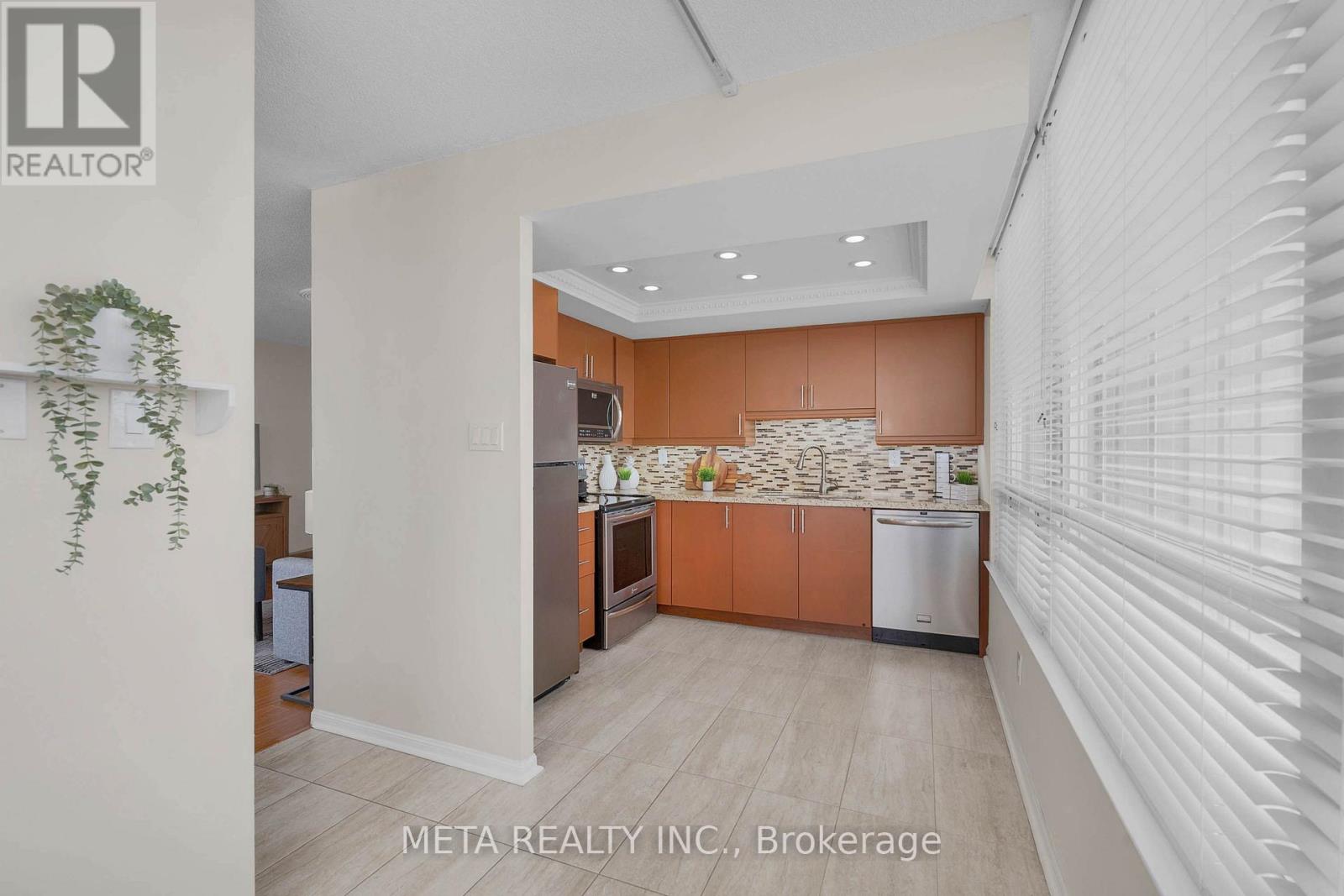 #2010 550 WEBB DRIVE - Image 10