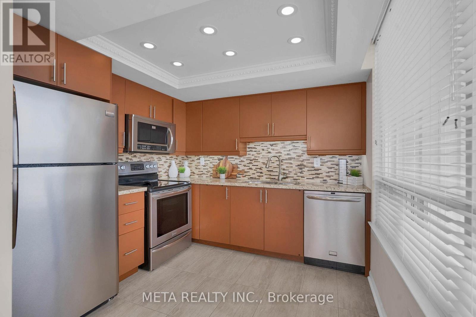 #2010 550 WEBB DRIVE - Image 11