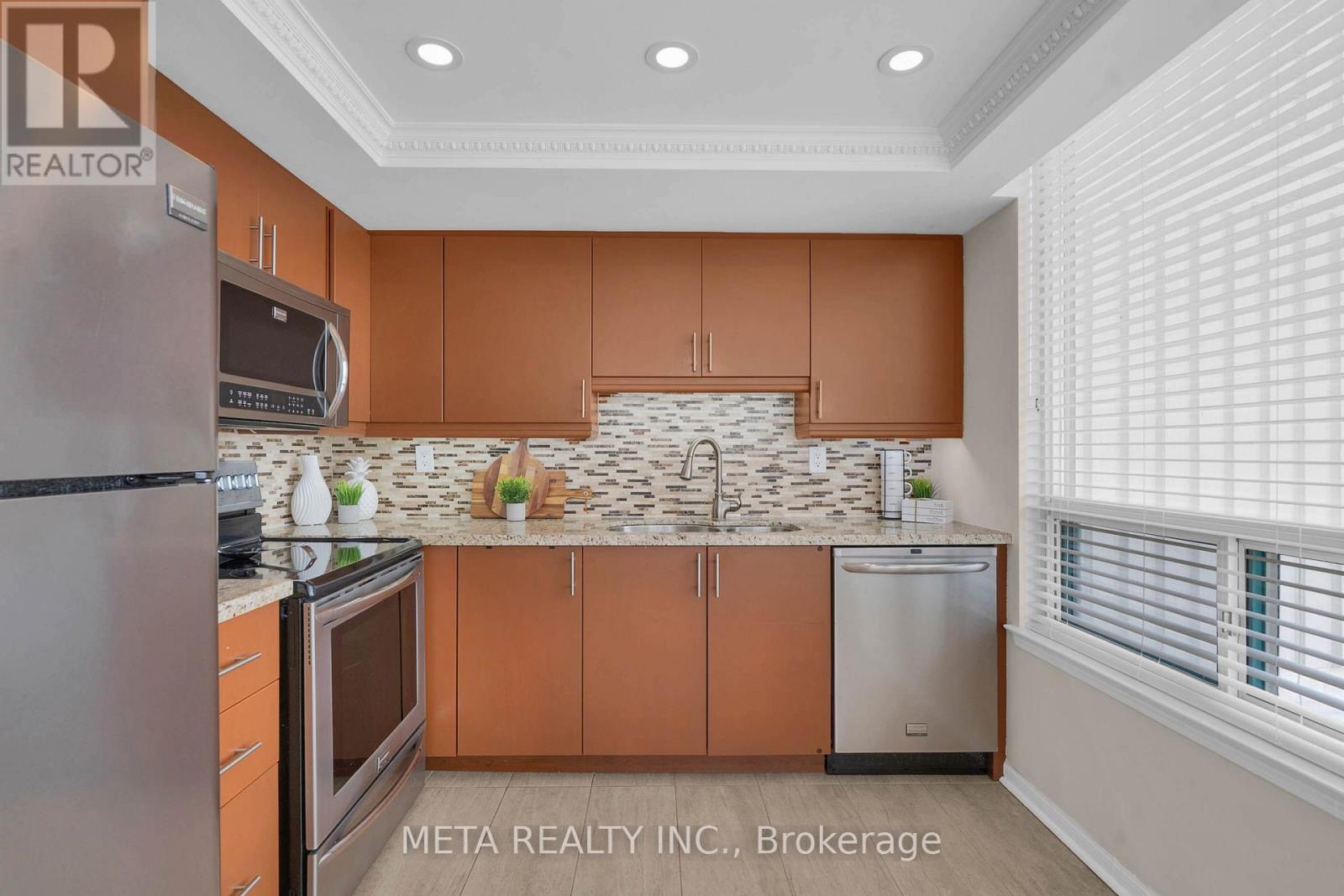 #2010 550 WEBB DRIVE - Image 12