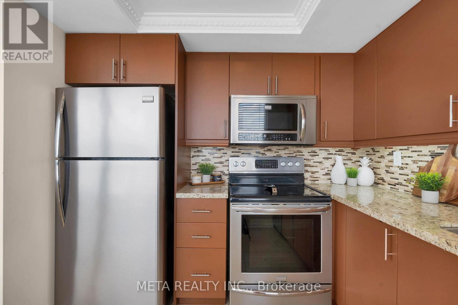 #2010 550 WEBB DRIVE - Image 13