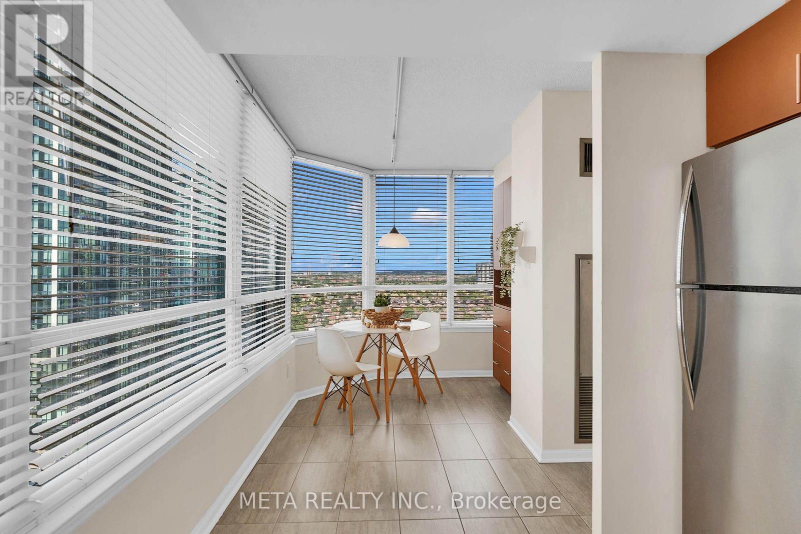 #2010 550 WEBB DRIVE - Image 14