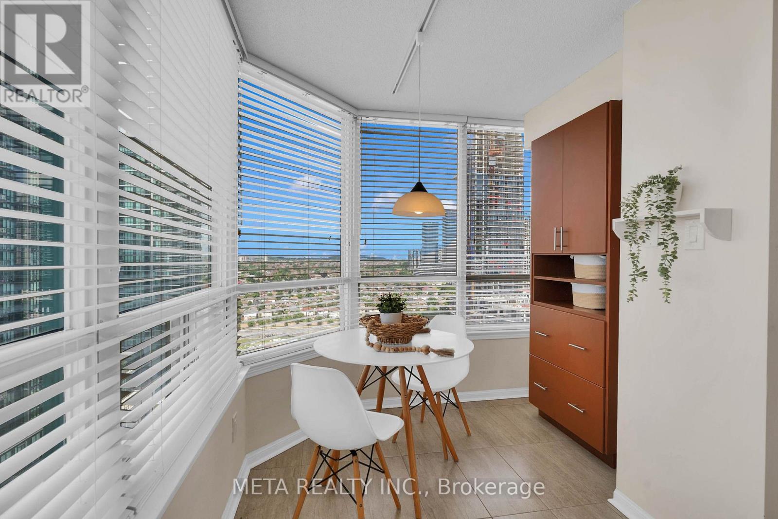 #2010 550 WEBB DRIVE - Image 15