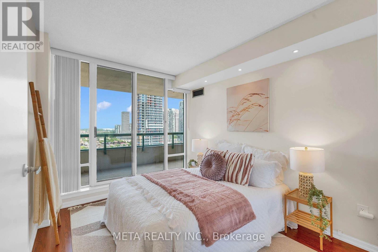 #2010 550 WEBB DRIVE - Image 22