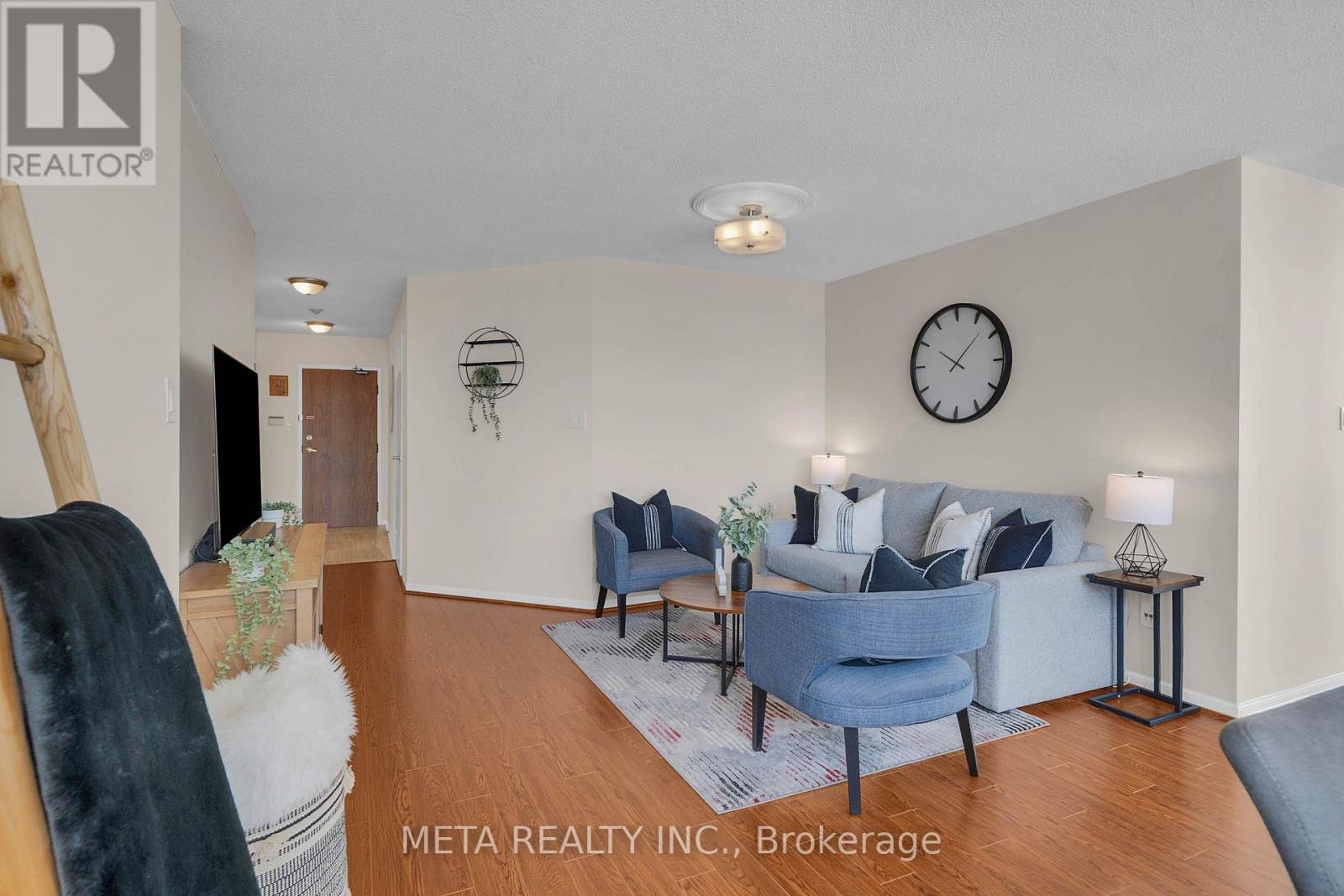 Living & Dining room
