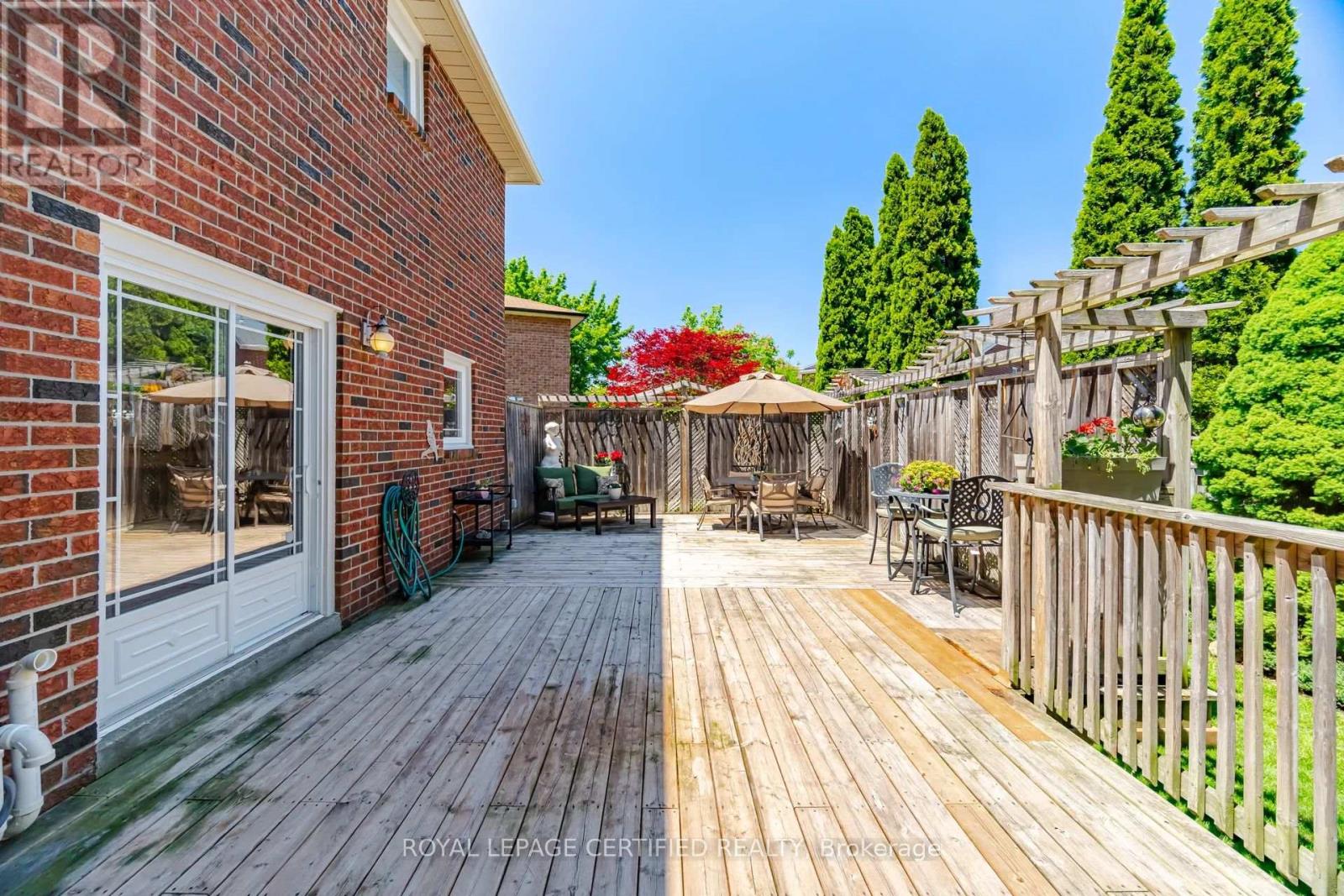 20 BURNLEY PLACE - 18
