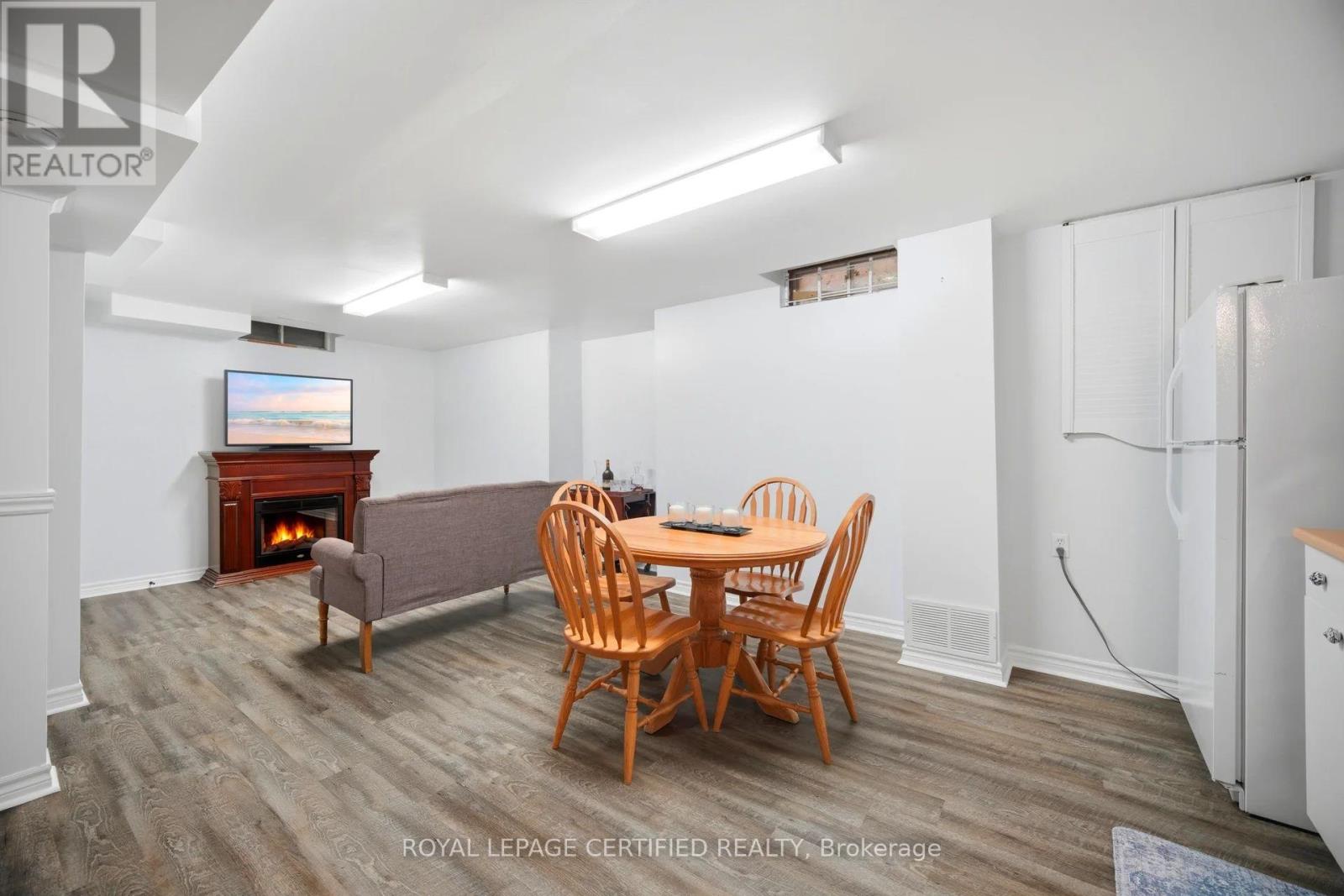 20 BURNLEY PLACE - 37