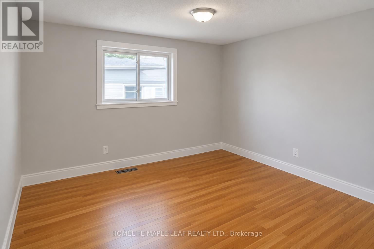 23 BARRETT CRESCENT - 10