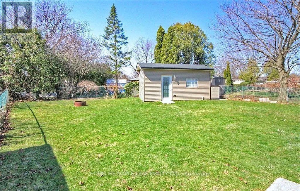 23 BARRETT CRESCENT - 19