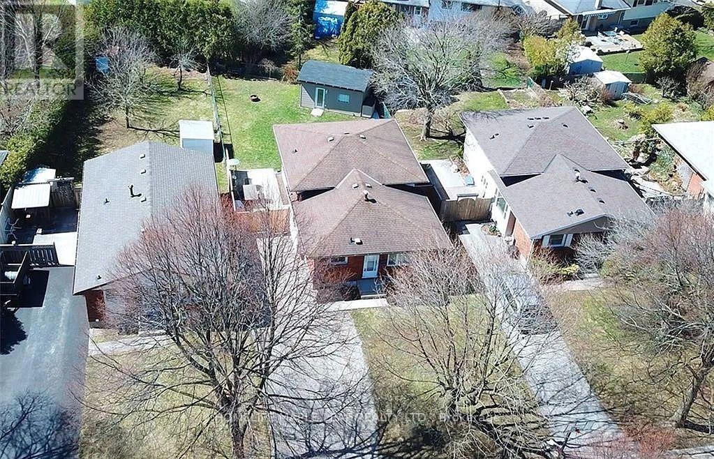 23 BARRETT CRESCENT - 23