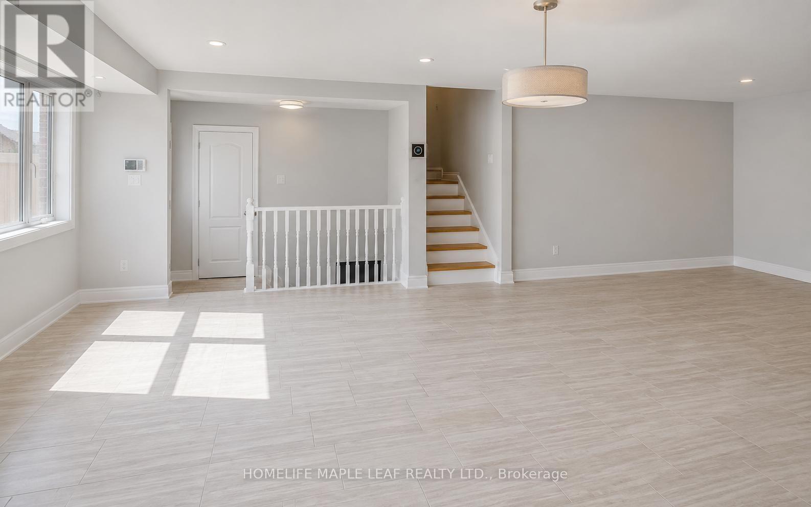 23 BARRETT CRESCENT - 6