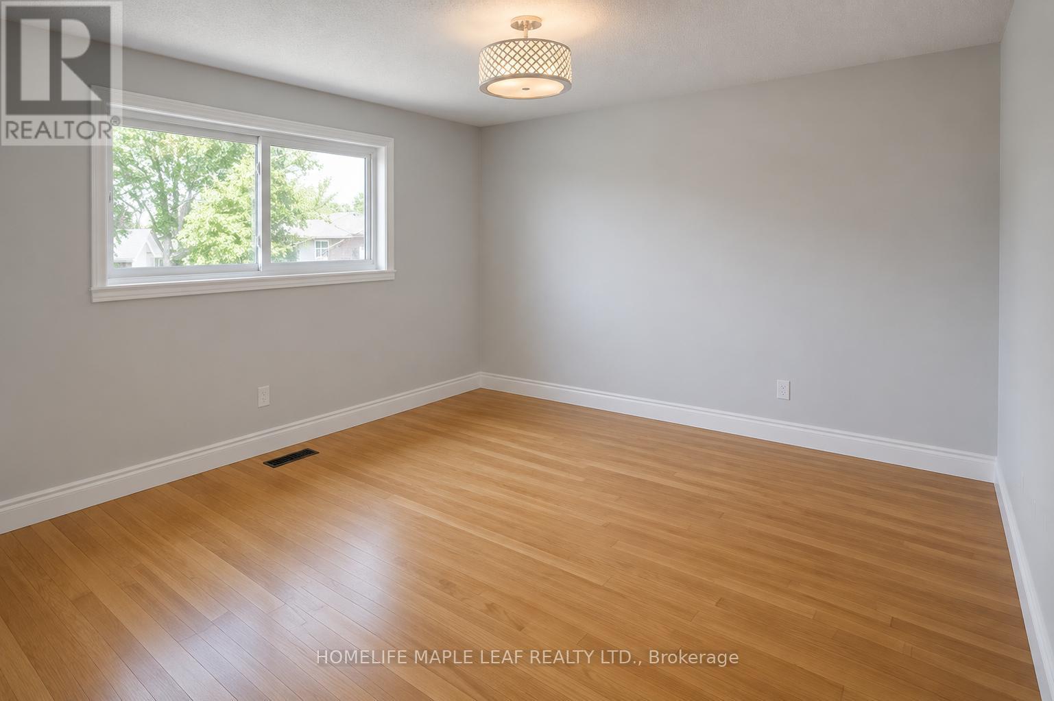 23 BARRETT CRESCENT - 8