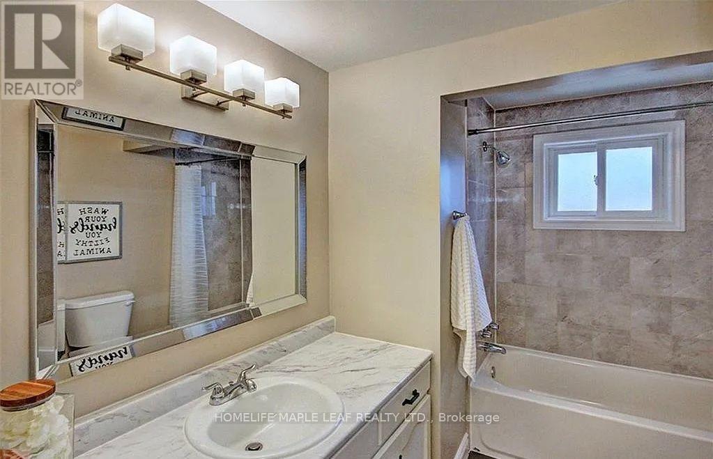 23 BARRETT CRESCENT - 9