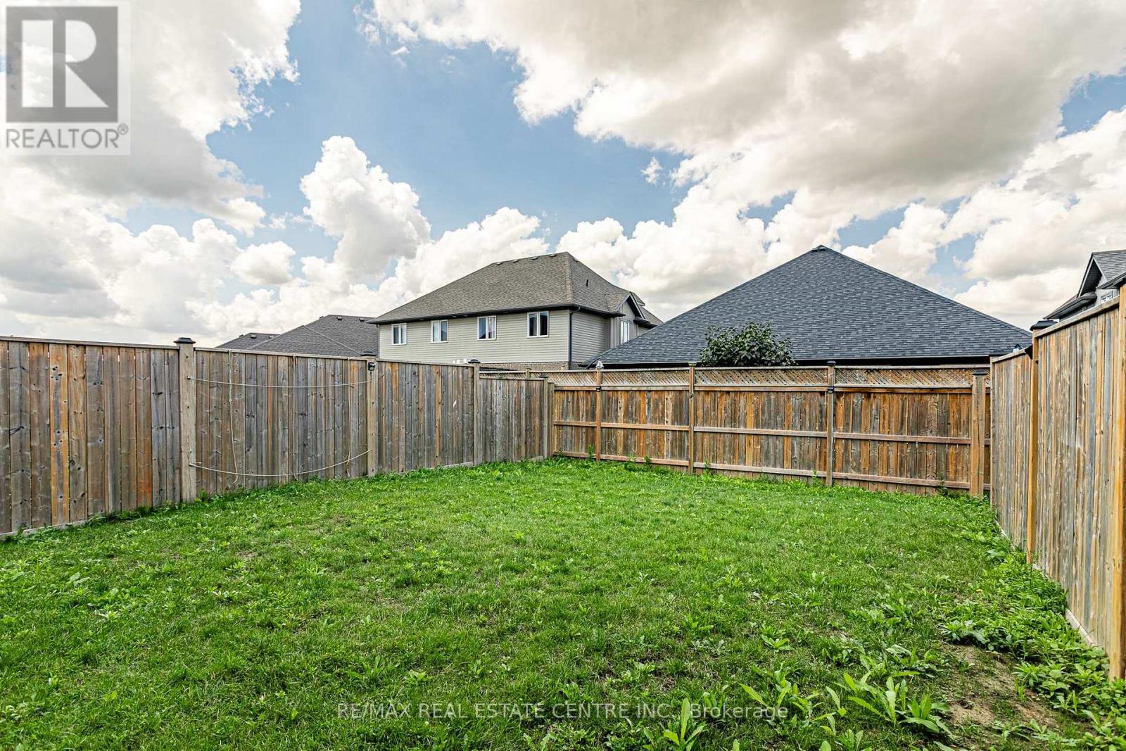 1540 DUNKIRK AVENUE - 26