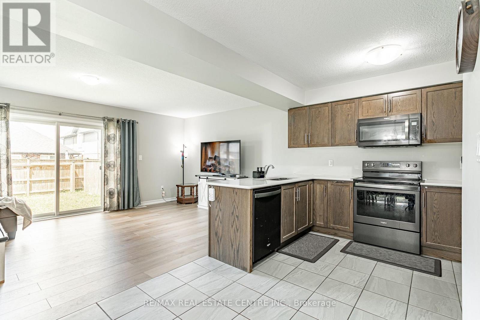 1540 DUNKIRK AVENUE - 7