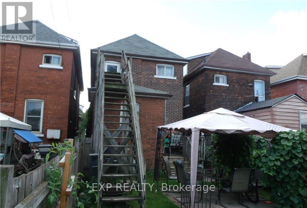 47 NIGHTINGALE STREET - 2