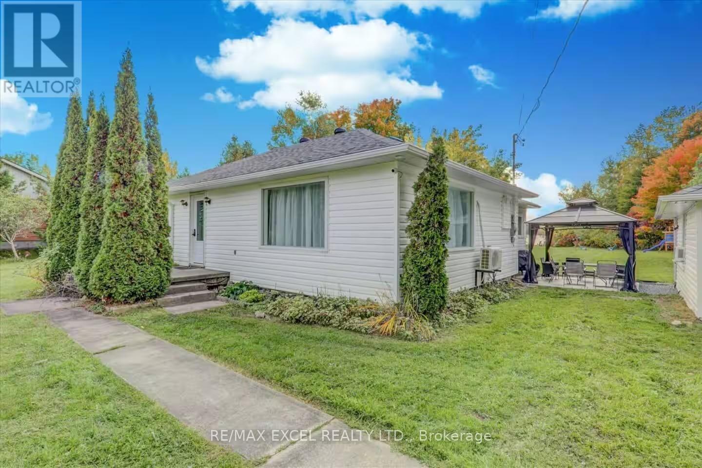 34 HARGRAVE ROAD - 2