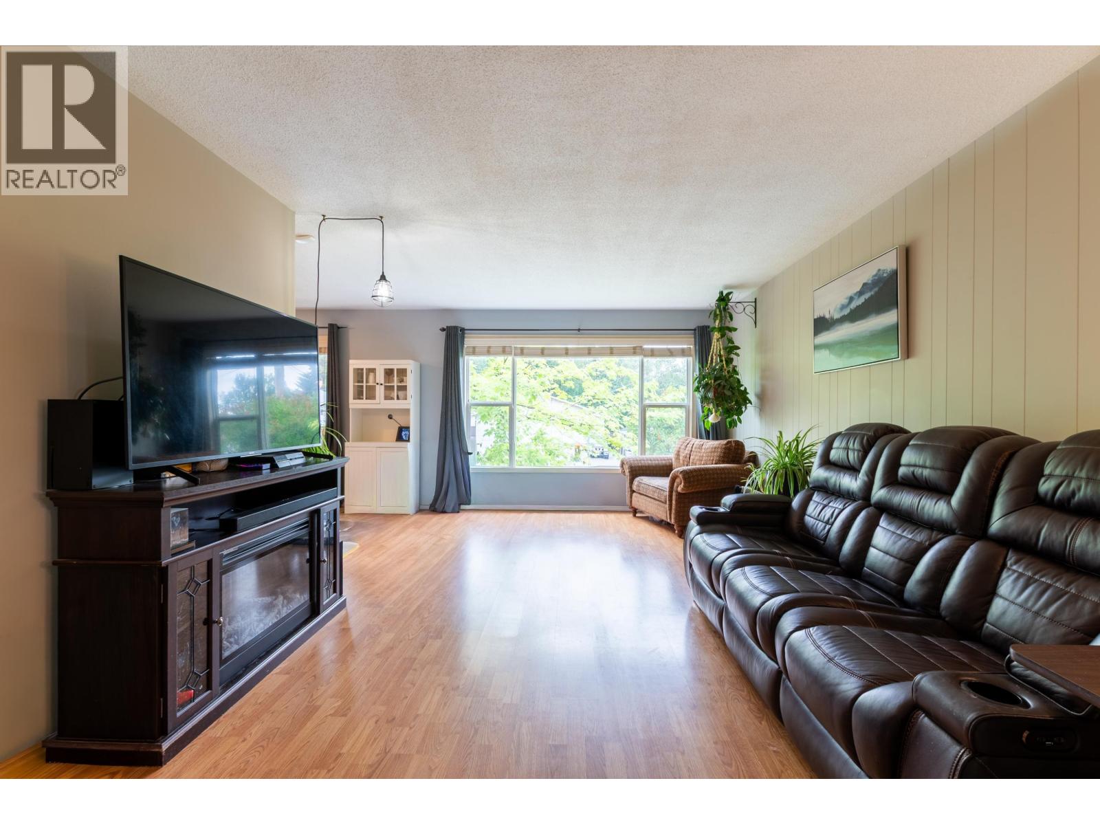 Photo 14 of 34 — 2750 OAK STREET · Prince George, BC