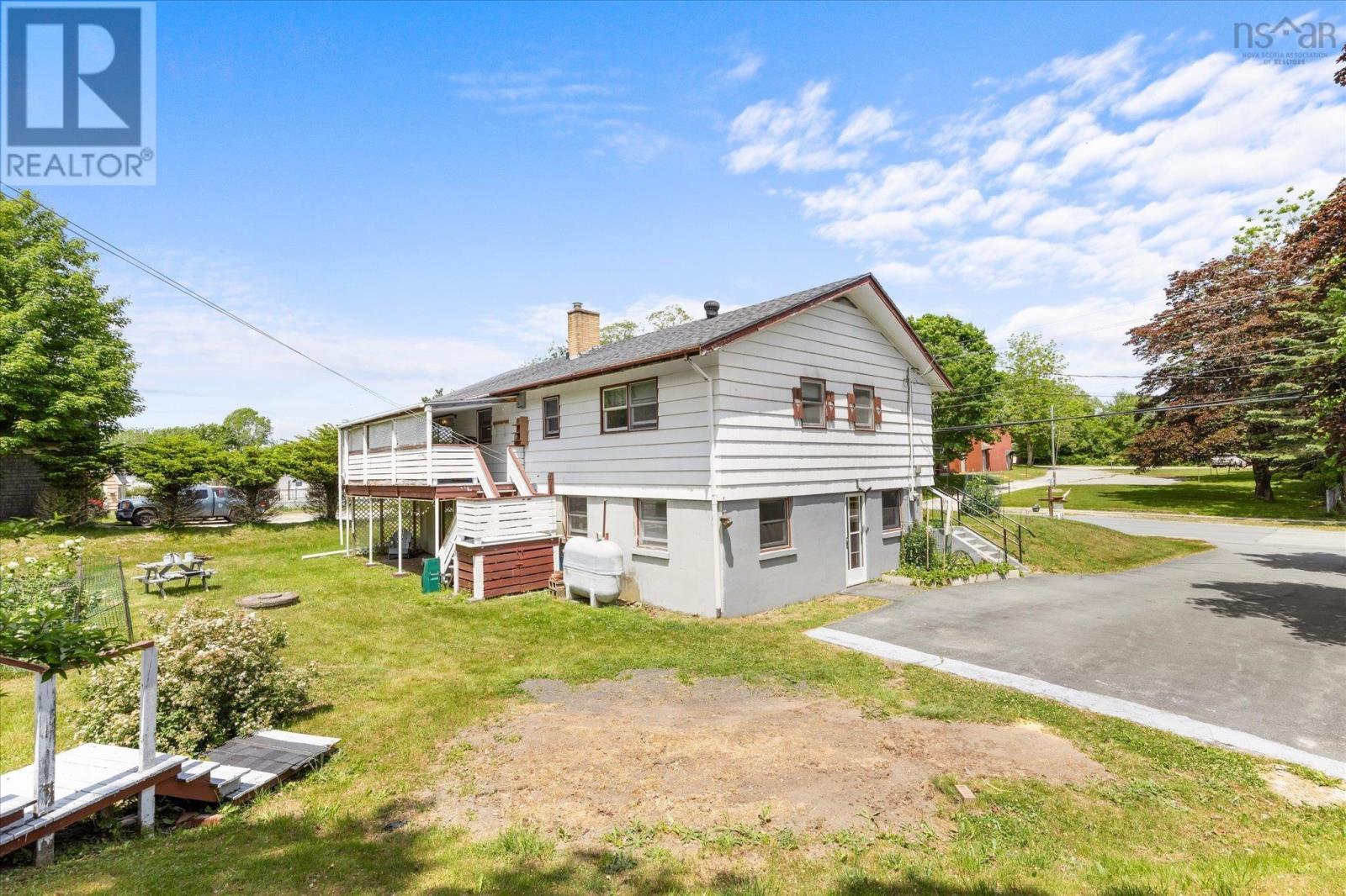 133 Hammond Street - 37