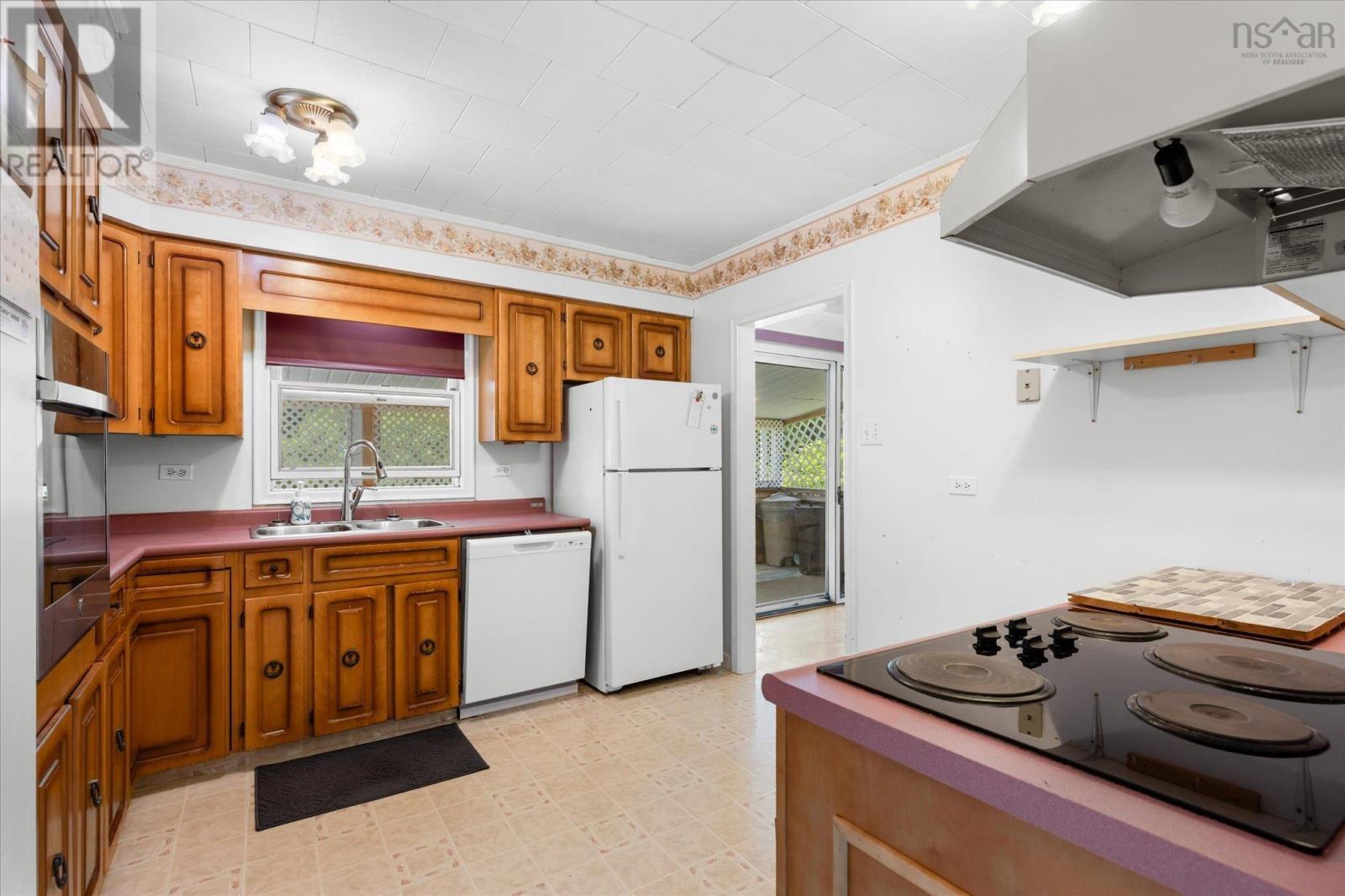 133 Hammond Street - 13