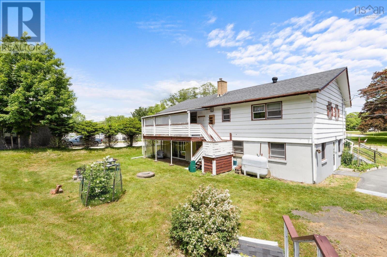 133 Hammond Street - 36