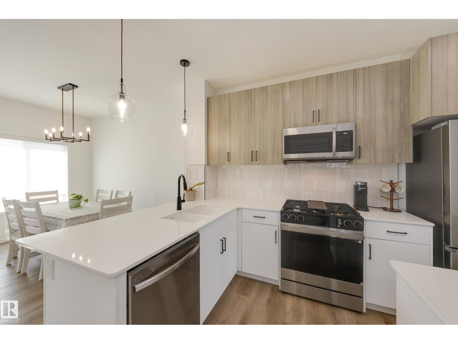 2804 193 ST NW - 9