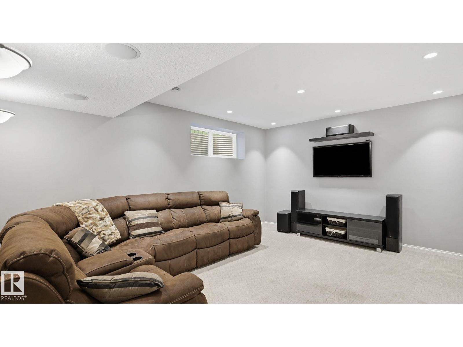 61 Spruce Village DR E - 26