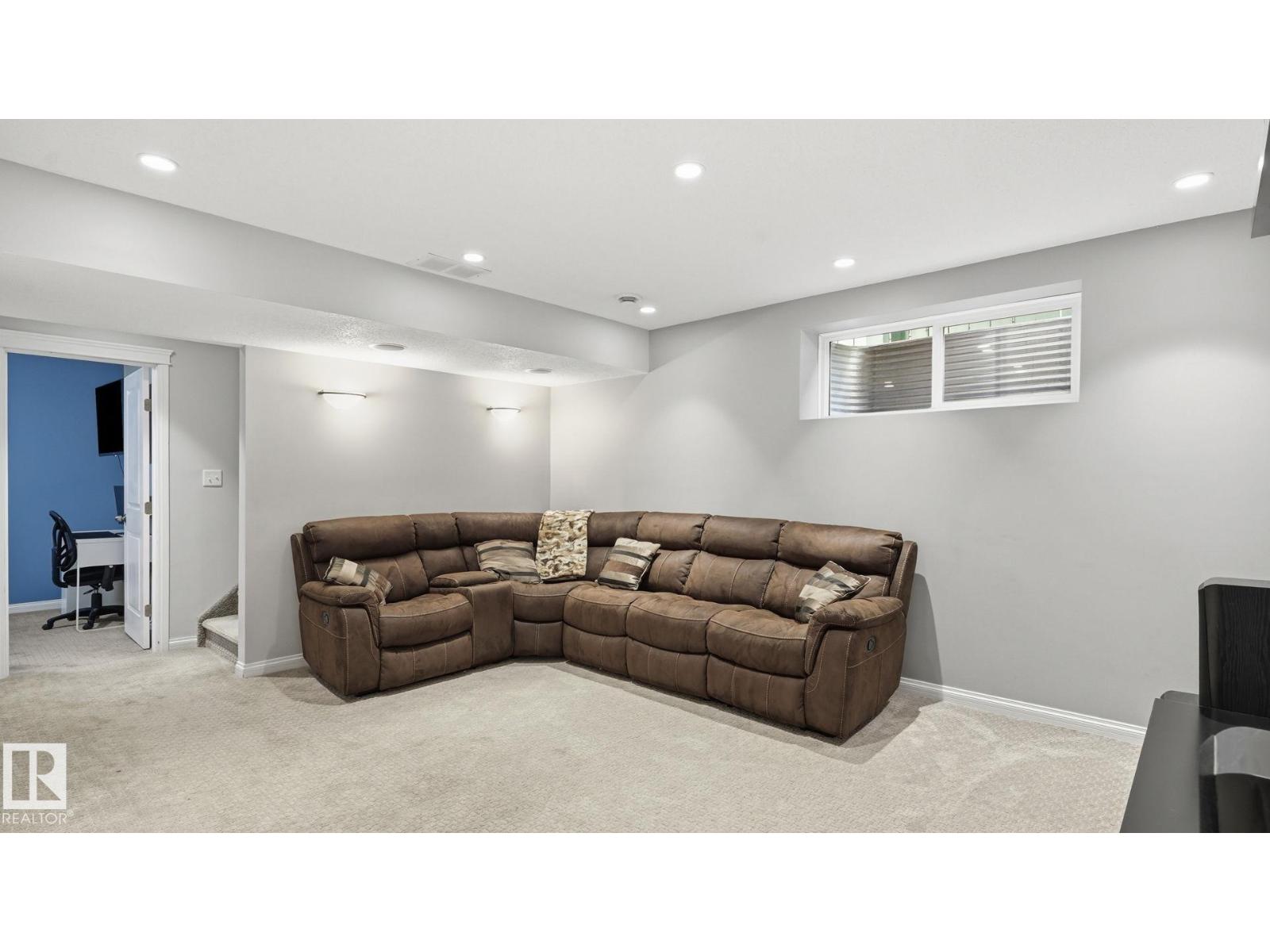 61 Spruce Village DR E - 27