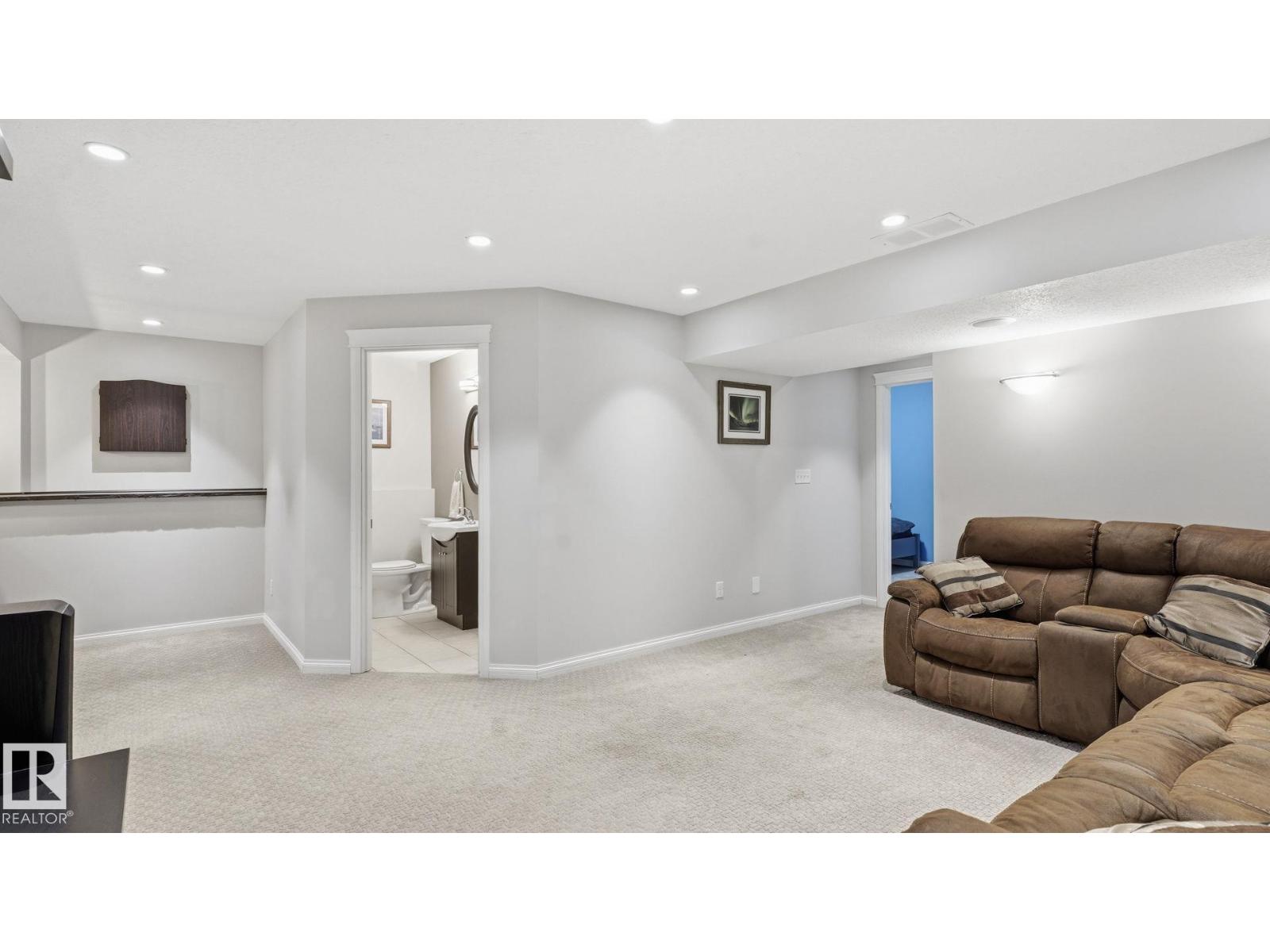 61 Spruce Village DR E - 28