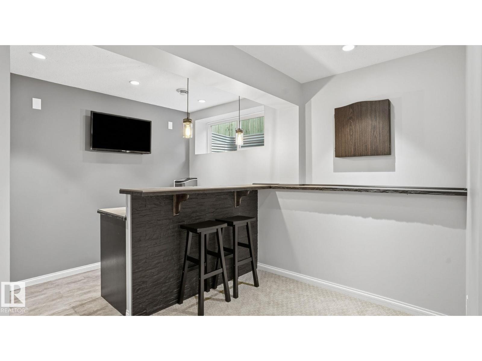61 Spruce Village DR E - 29