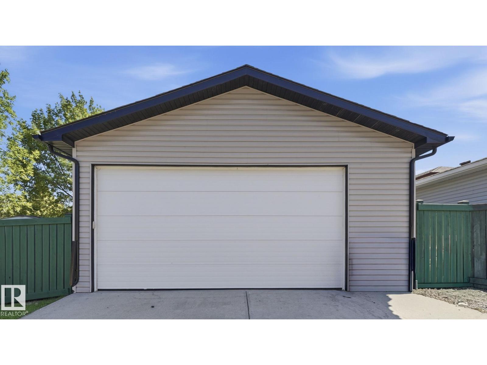 61 Spruce Village DR E - 41