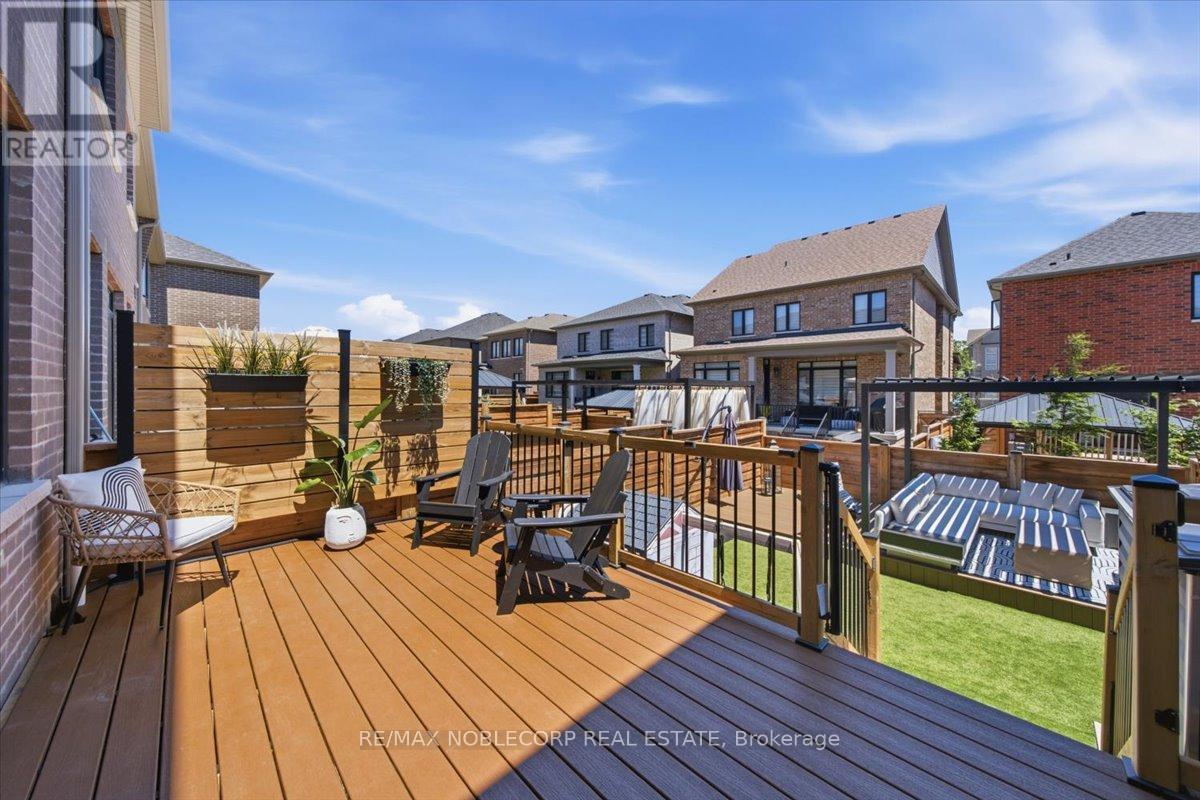 18 GHENT DRIVE - 33