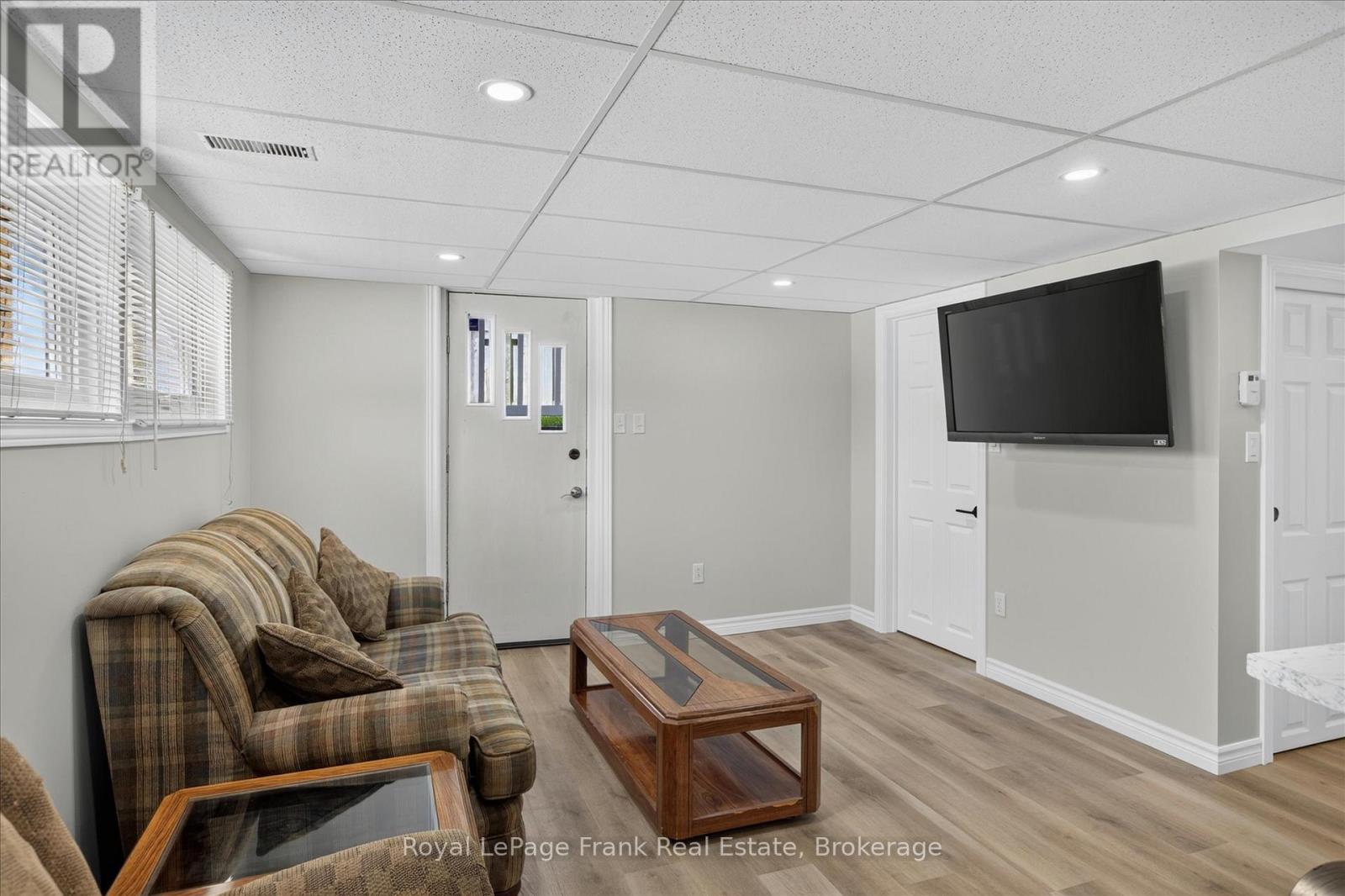 314 SHERIN AVENUE - 27