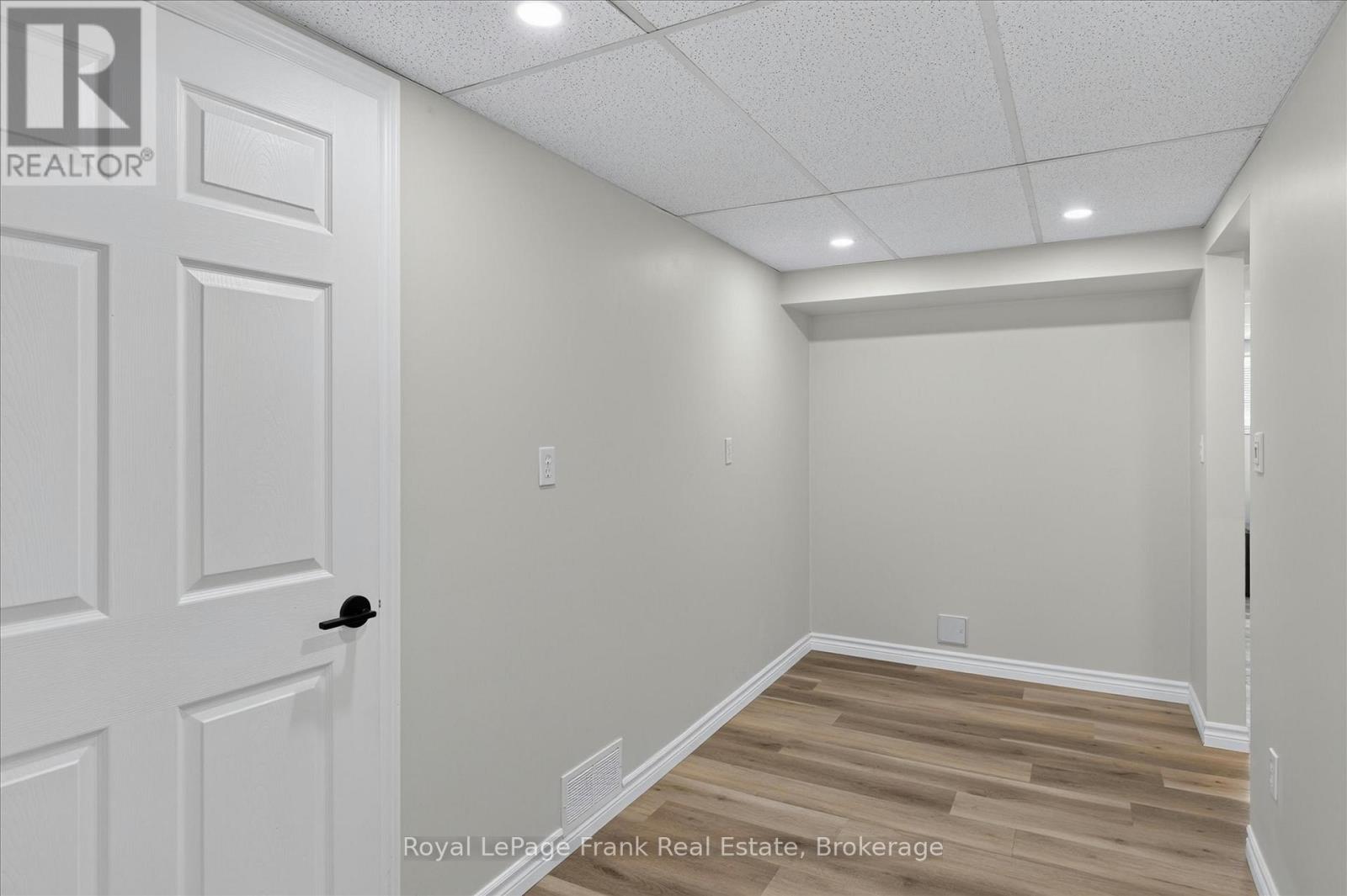 314 SHERIN AVENUE - 33