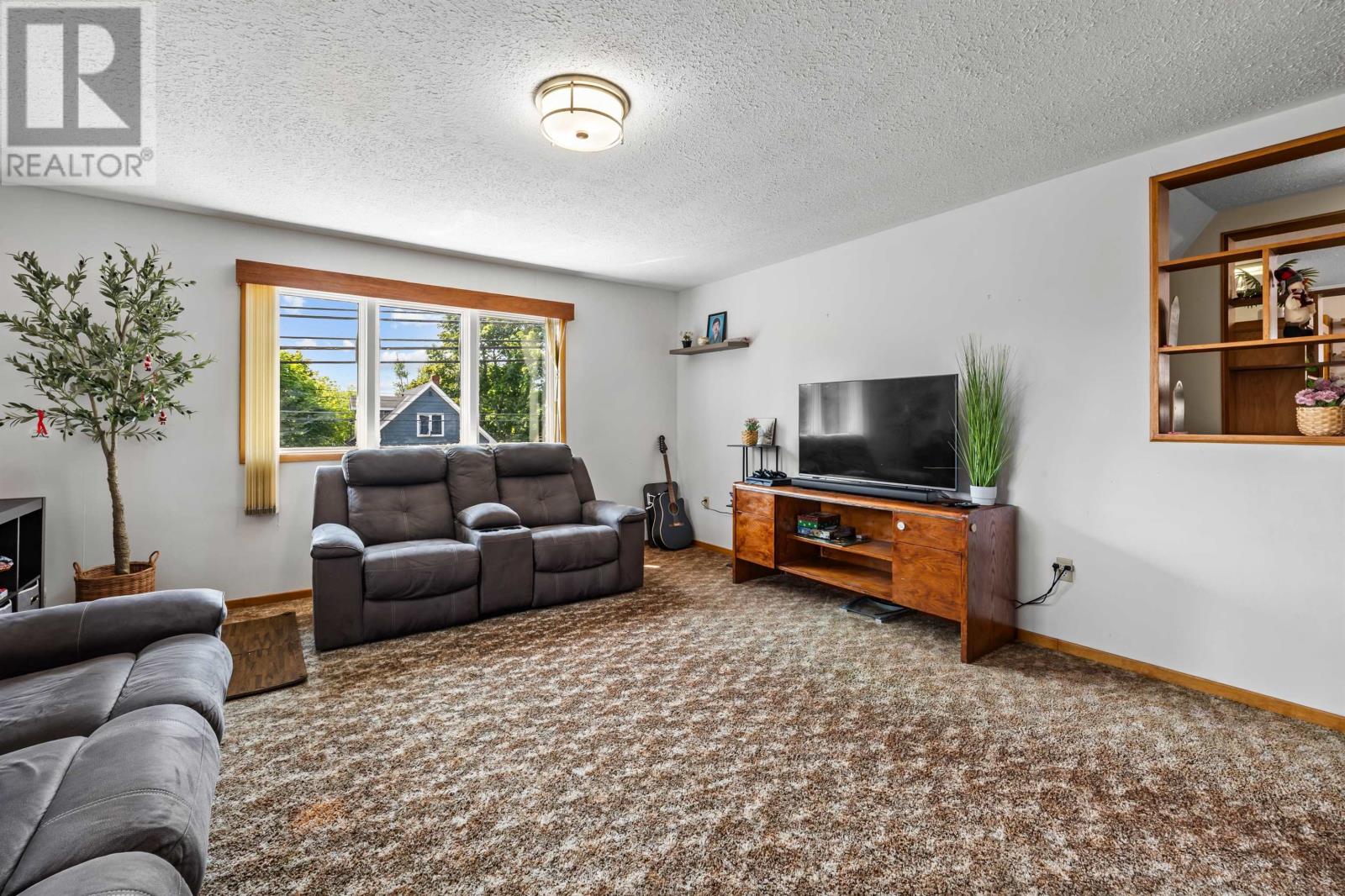 21 KIRKWOOD Drive - 11