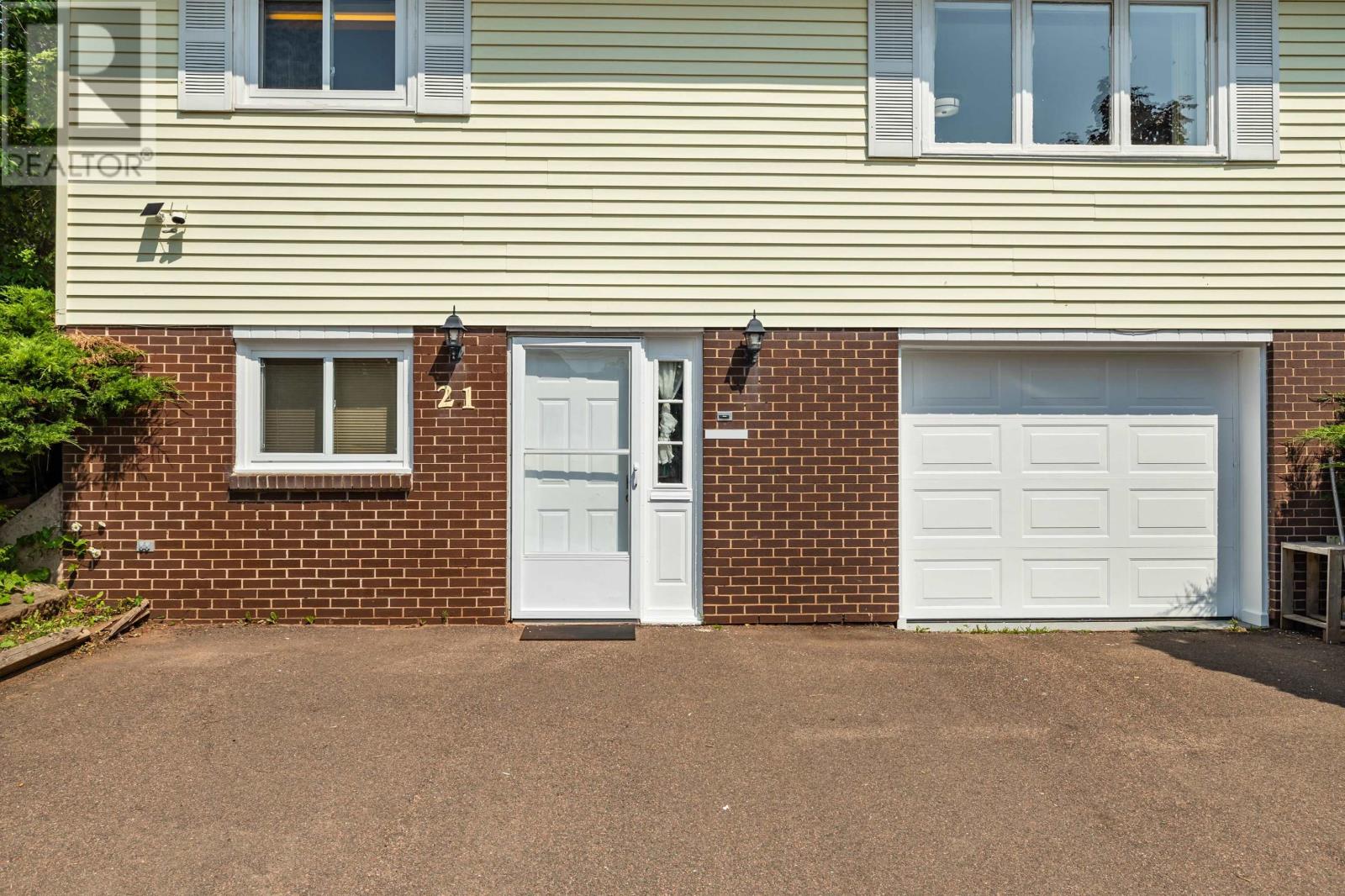 21 KIRKWOOD Drive - 2