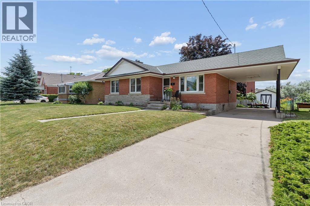 74 ROSS Avenue — photo 2