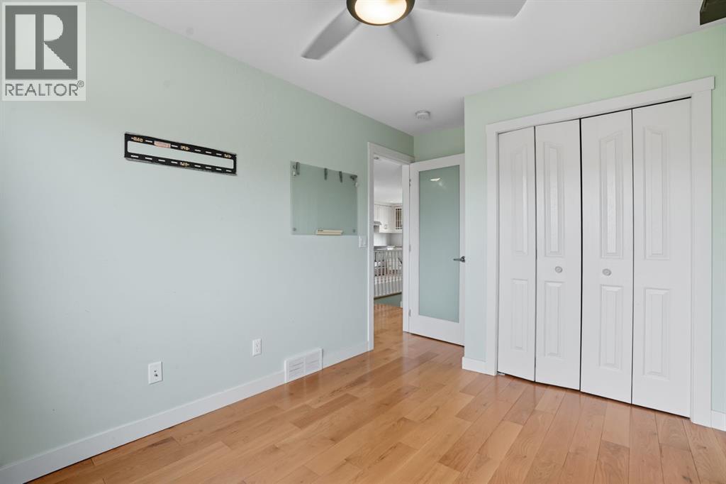 108 Falchurch Crescent NE - 16